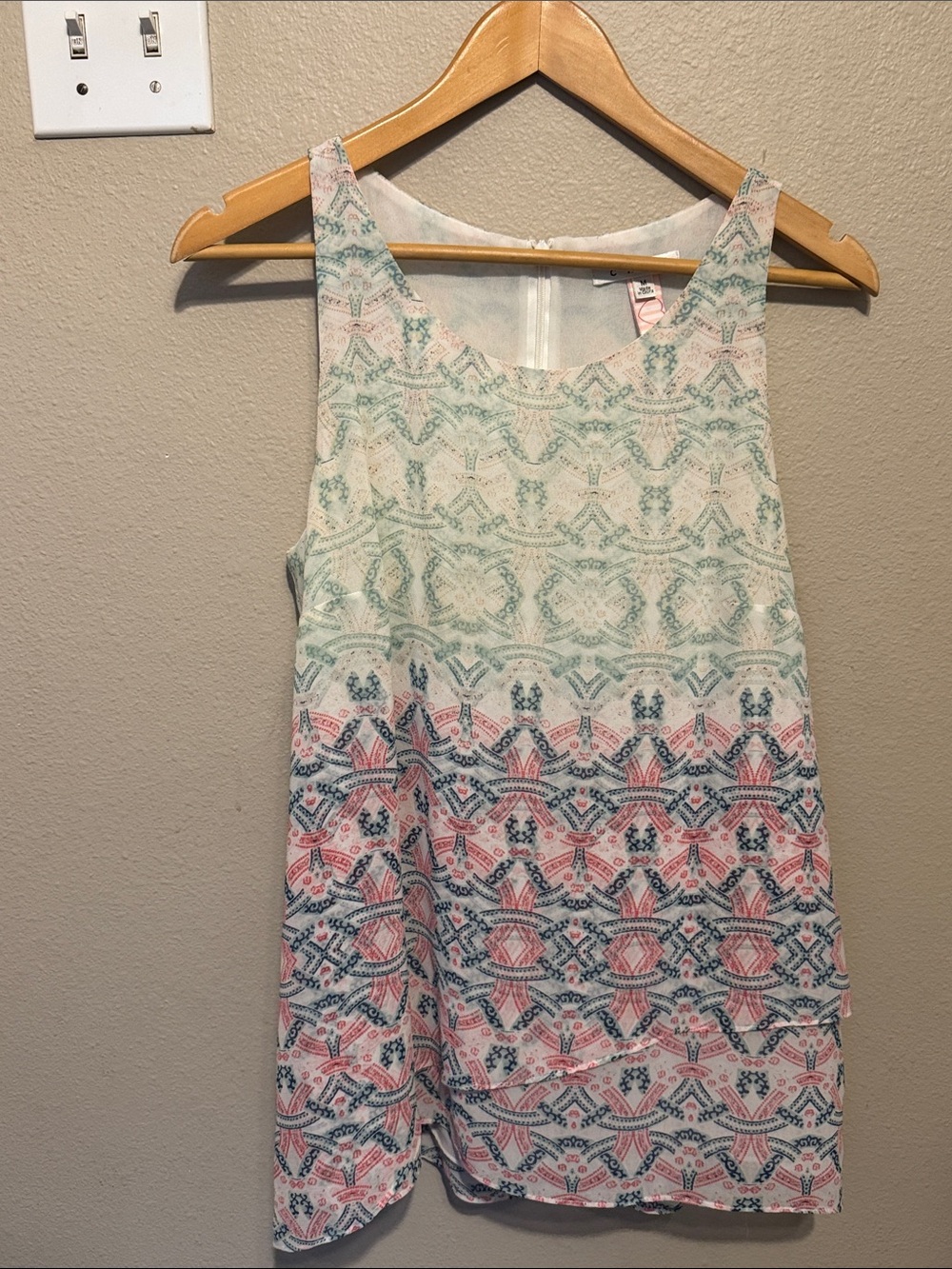 Cabi Layered Sleeveless Printed Blouse in Mint, Coral & Navy Size M